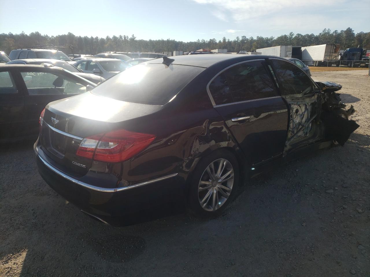 Photo 4 from auction – 2012 HYUNDAI GENESIS 3. with VIN KMHGC4DD6CU189448