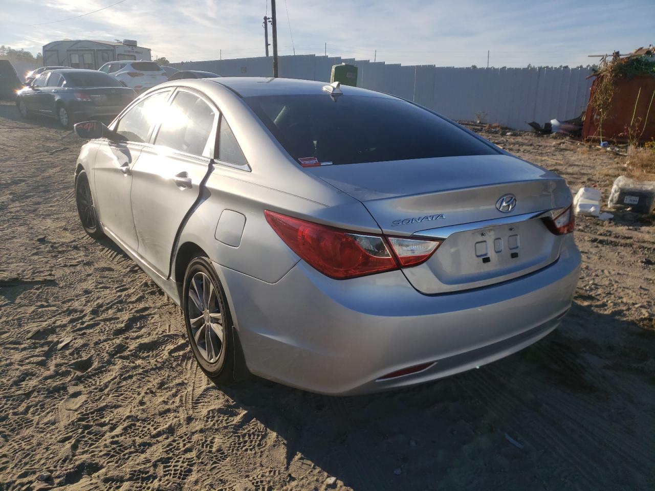 Photo 3 from auction – 2013 HYUNDAI SONATA GLS with VIN 5NPEB4AC4DH726498