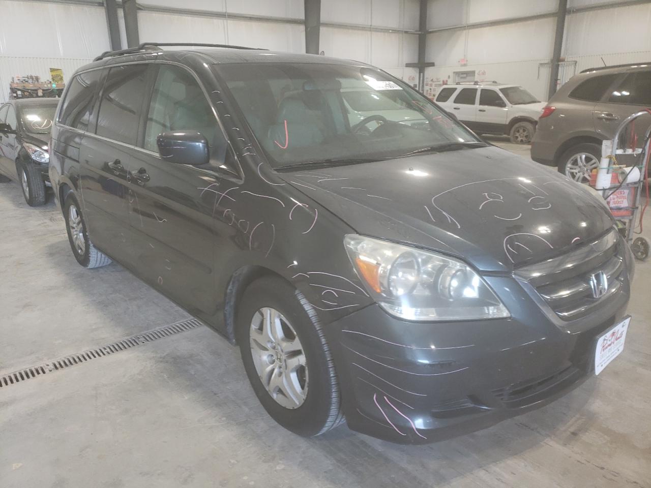 HONDA ODYSSEY EX 2005 with VIN 5FNRL38755B135324 - Photo from auction
