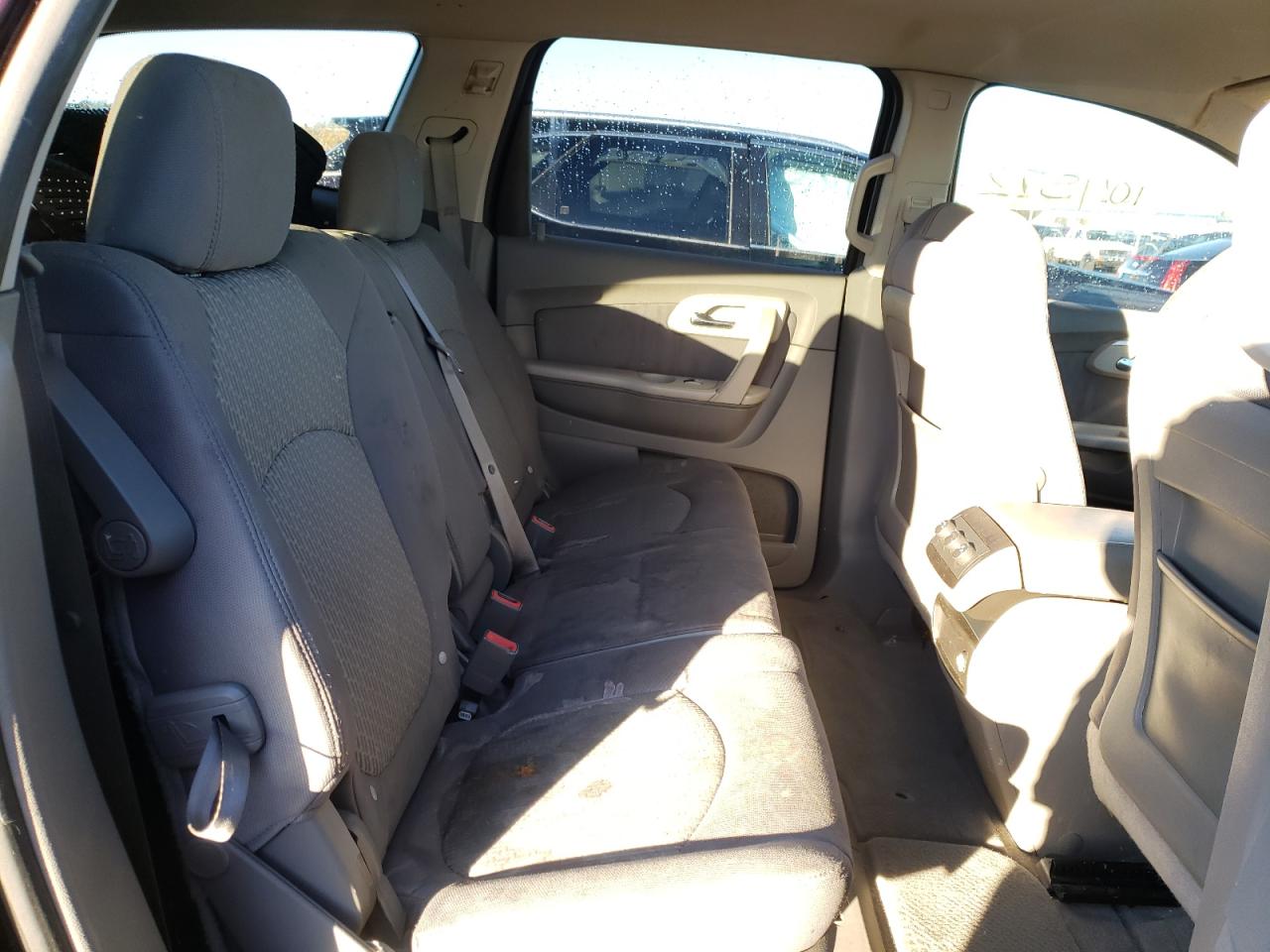 Photo 6 from auction – 2010 CHEVROLET TRAVERSE L with VIN 1GNLREED5AS108669