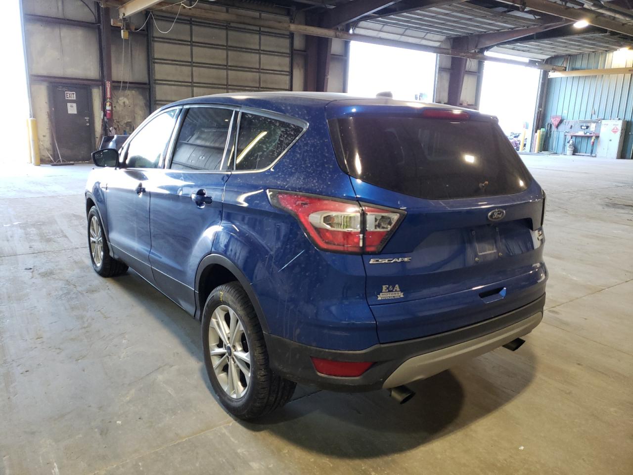 Photo 3 from auction – 2017 FORD ESCAPE SE with VIN 1FMCU9GD8HUB53031