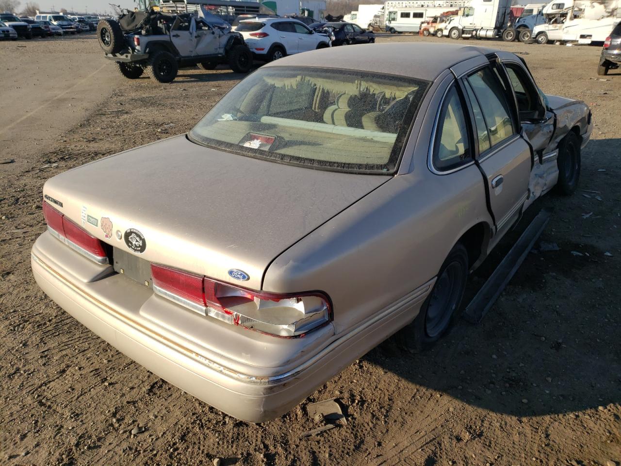 Photo 4 from auction – 1997 FORD CROWN VICT with VIN 2FALP73W2VX123783