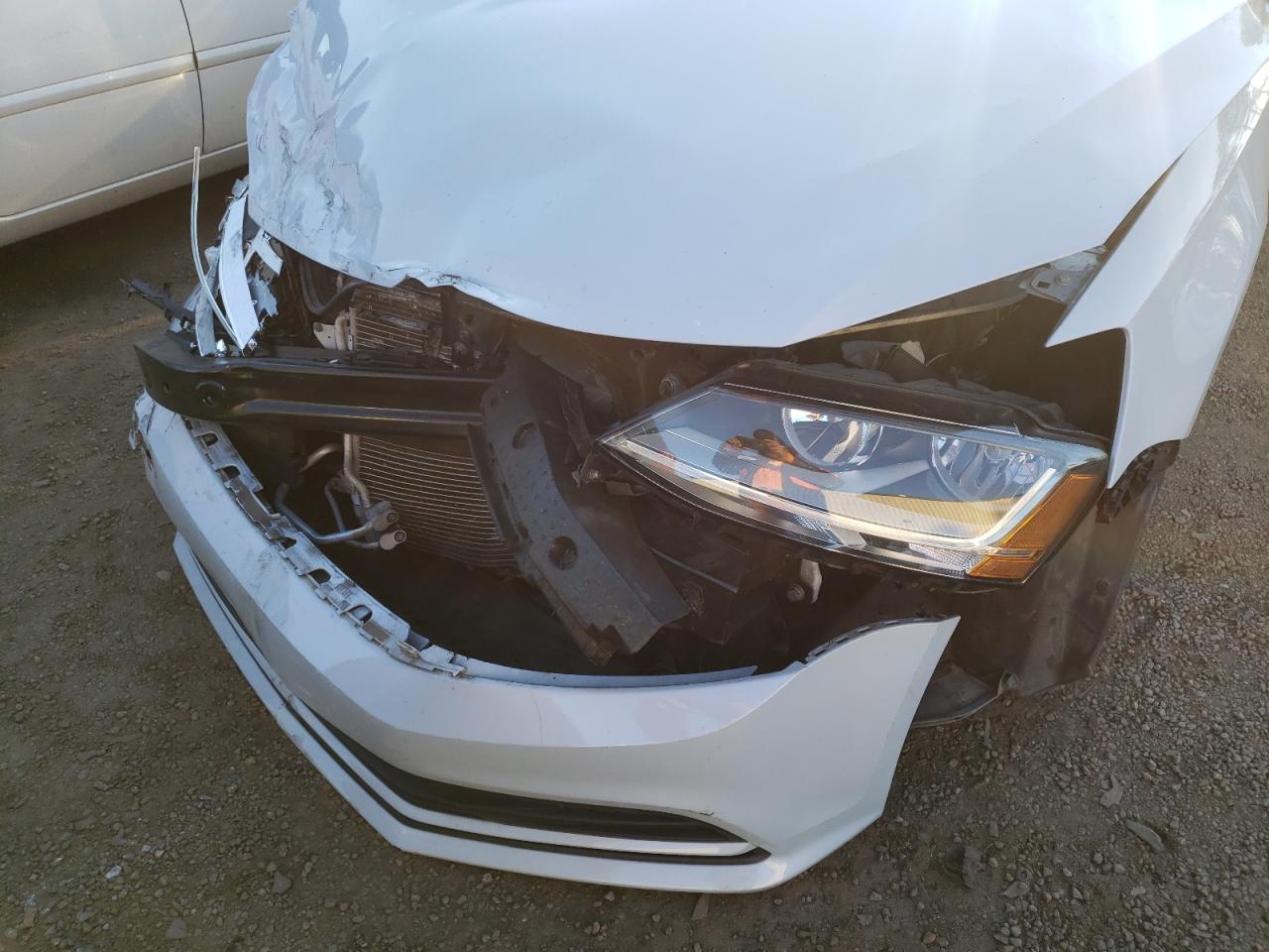 Photo 9 from auction – 2017 VOLKSWAGEN JETTA S with VIN 3VW2B7AJ3HM276245