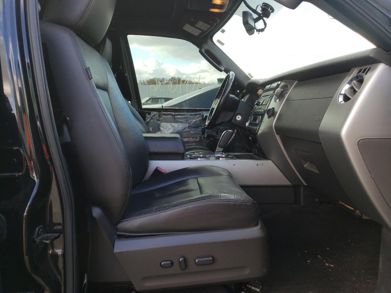 Photo 5 from auction – 2013 FORD EXPEDITION with VIN 1FMJU2A56DEF57420