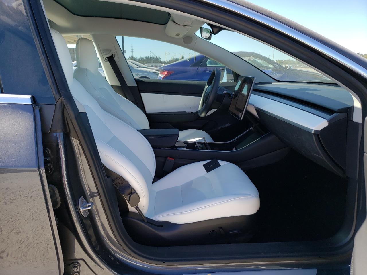 Photo 5 from auction – 2018 TESLA MODEL 3 with VIN 5YJ3E1EB5JF183929