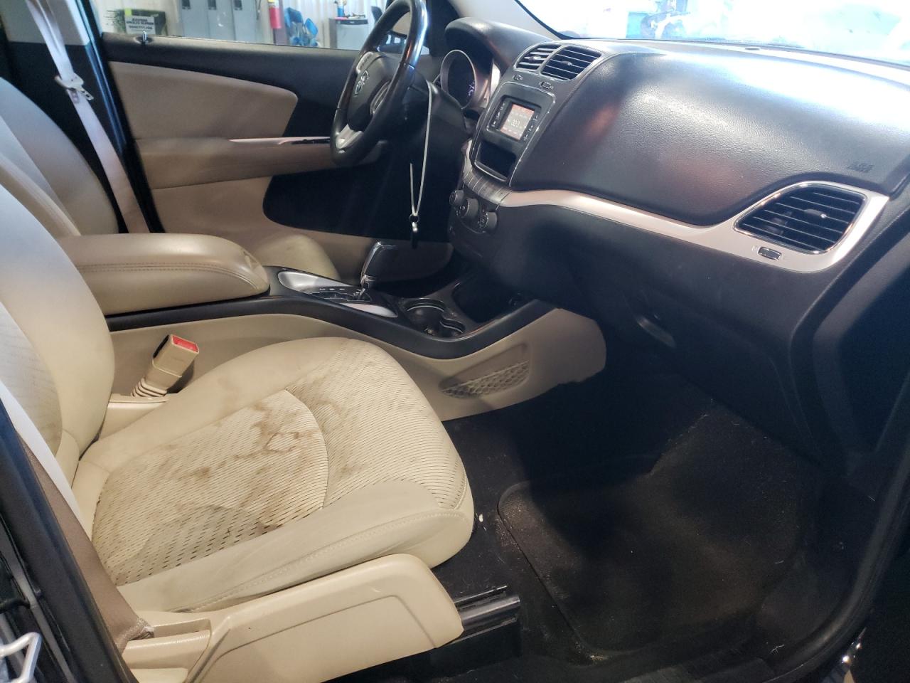 Photo 5 from auction – 2015 DODGE JOURNEY SE with VIN 3C4PDCAB5FT720457
