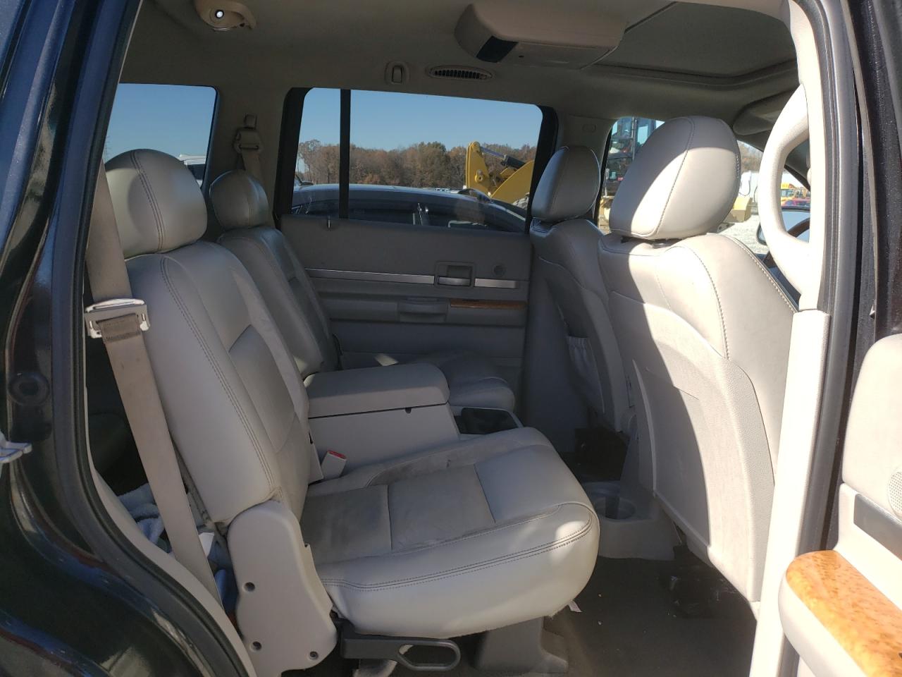 Photo 6 from auction – 2008 CHRYSLER ASPEN LIMI with VIN 1A8HX582X8F100951