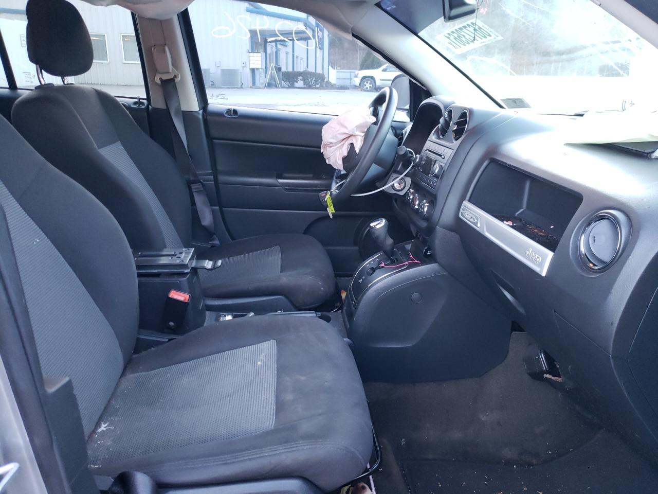 Photo 5 from auction – 2016 JEEP COMPASS SP with VIN 1C4NJDBBXGD733345
