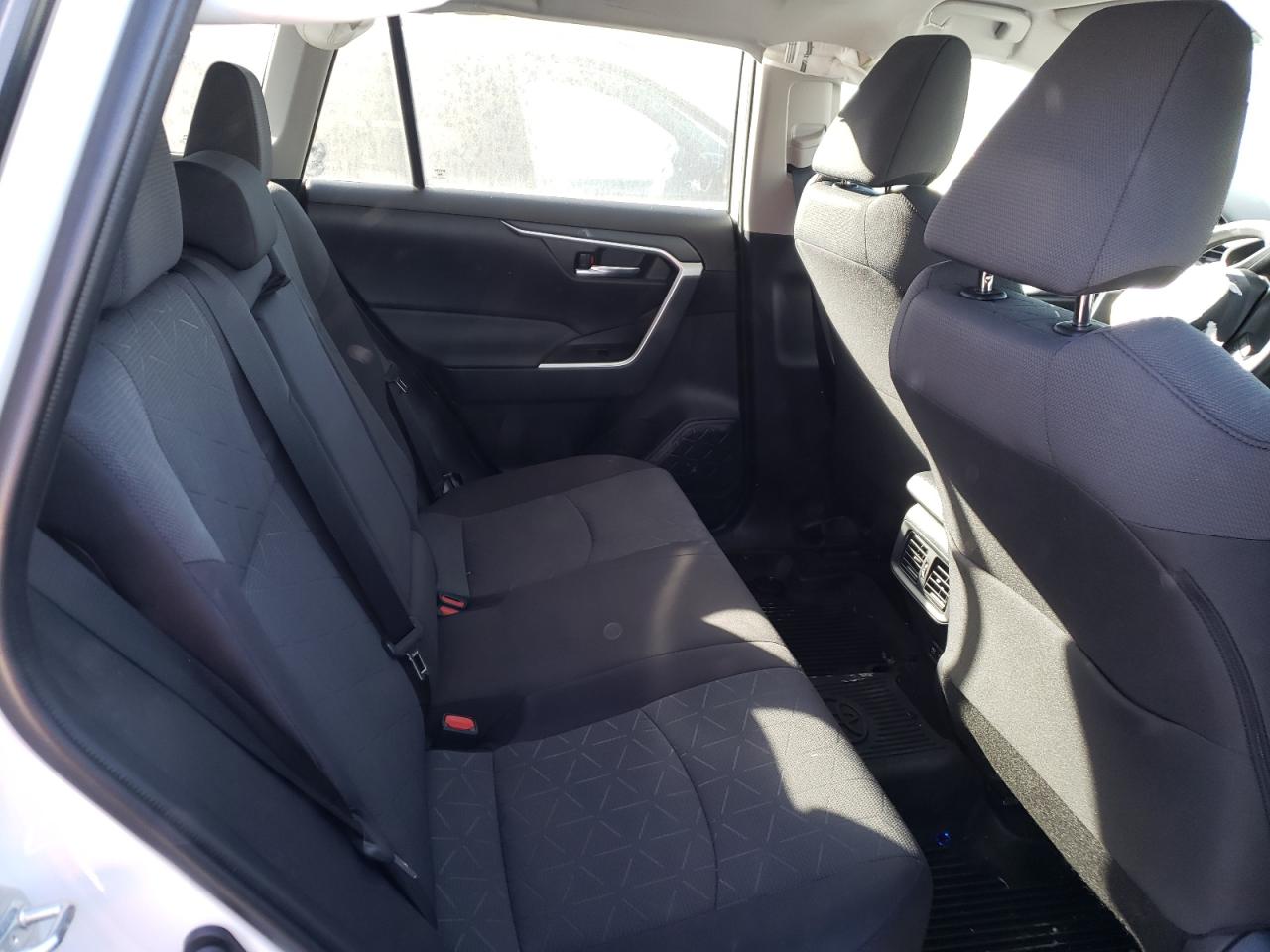 Photo 6 from auction – 2021 TOYOTA RAV4 XLE with VIN 2T3P1RFV7MC150547