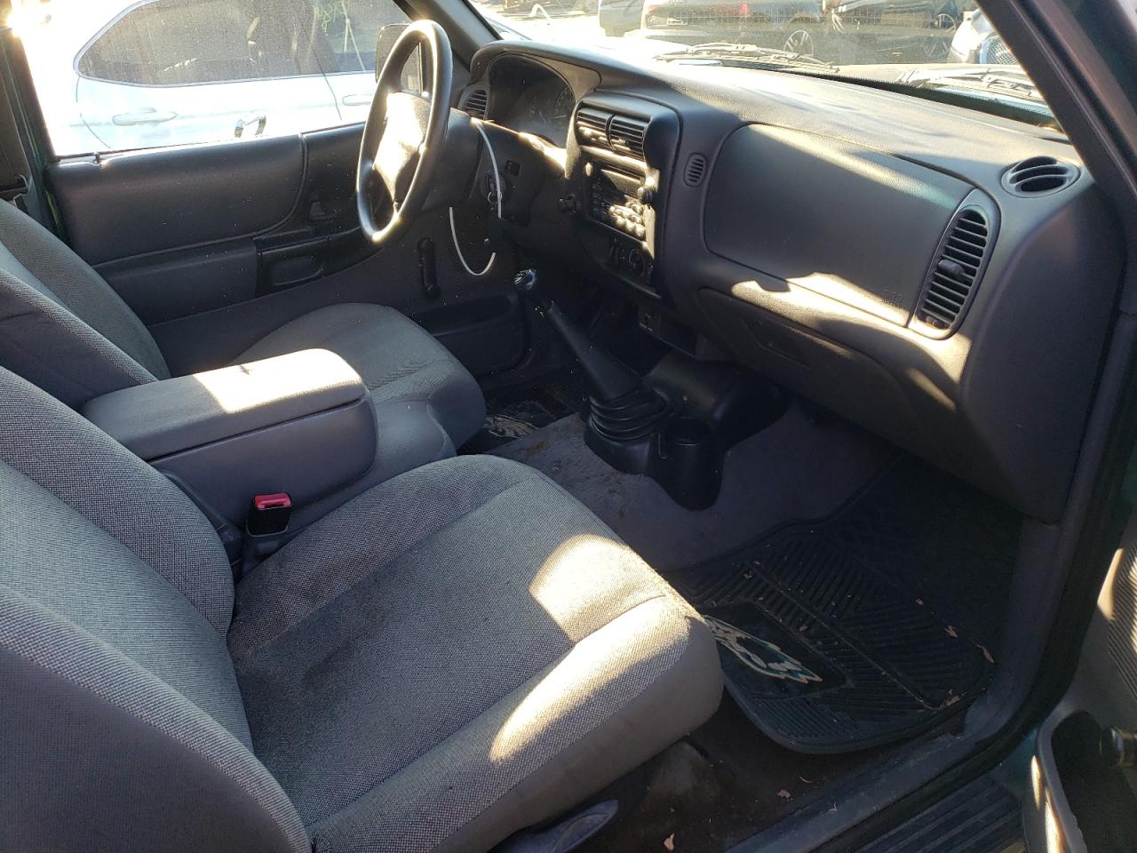 Photo 5 from auction – 2000 FORD RANGER SUP with VIN 1FTYR14X2YTB13738