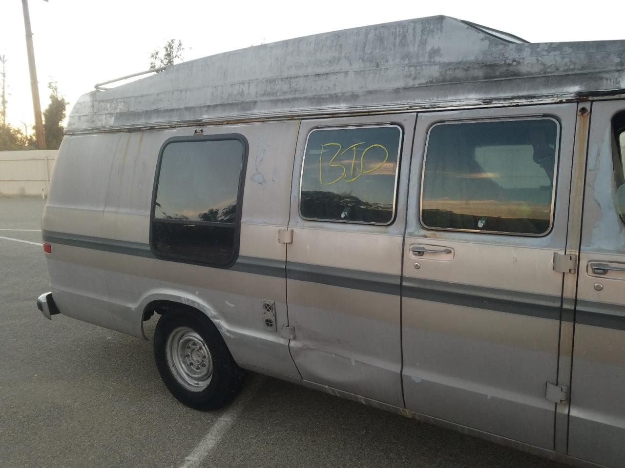 Photo 6 from auction – 1990 DODGE RAM VAN B3 with VIN 2B6KB31Z8LK729775