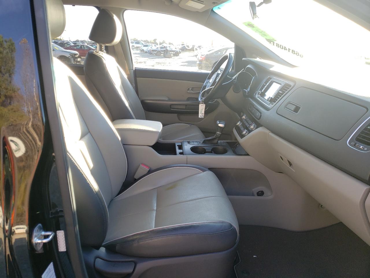 Photo 5 from auction – 2017 KIA SEDONA LX with VIN KNDMB5C1XH6332467