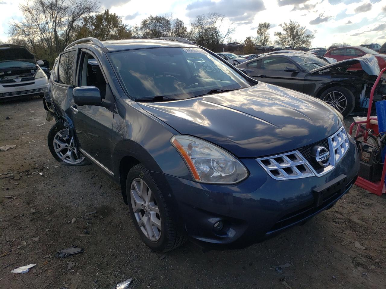NISSAN ROGUE S 2013 with VIN JN8AS5MV4DW107657 - Photo from auction