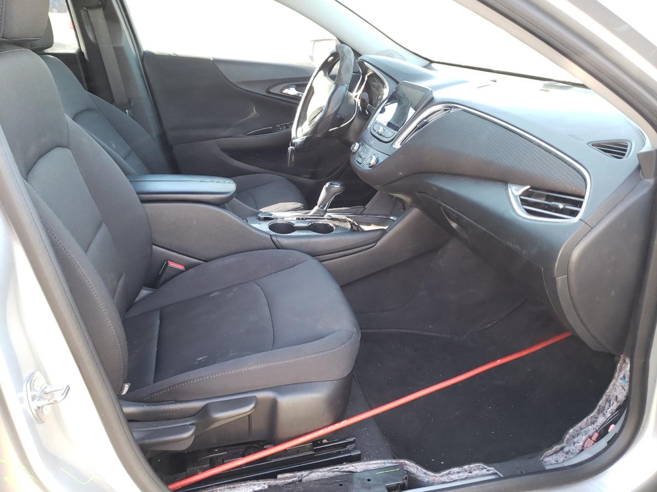 Photo 5 from auction – 2016 CHEVROLET MALIBU LT with VIN 1G1ZE5ST5GF317110