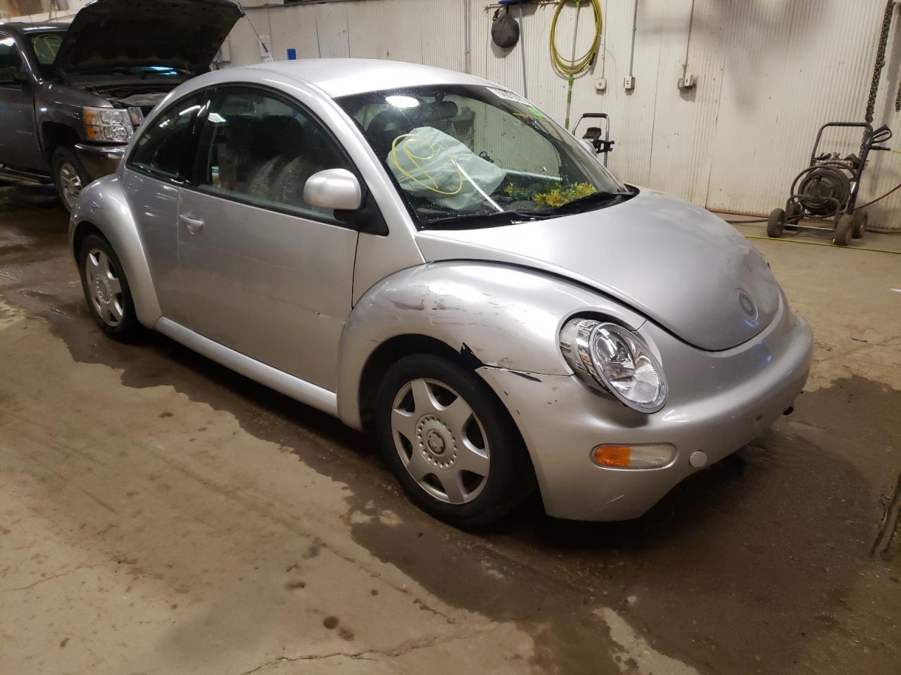 VOLKSWAGEN BEETLE 1998 with VIN 3VWBB61C0WM039284 - Photo from auction