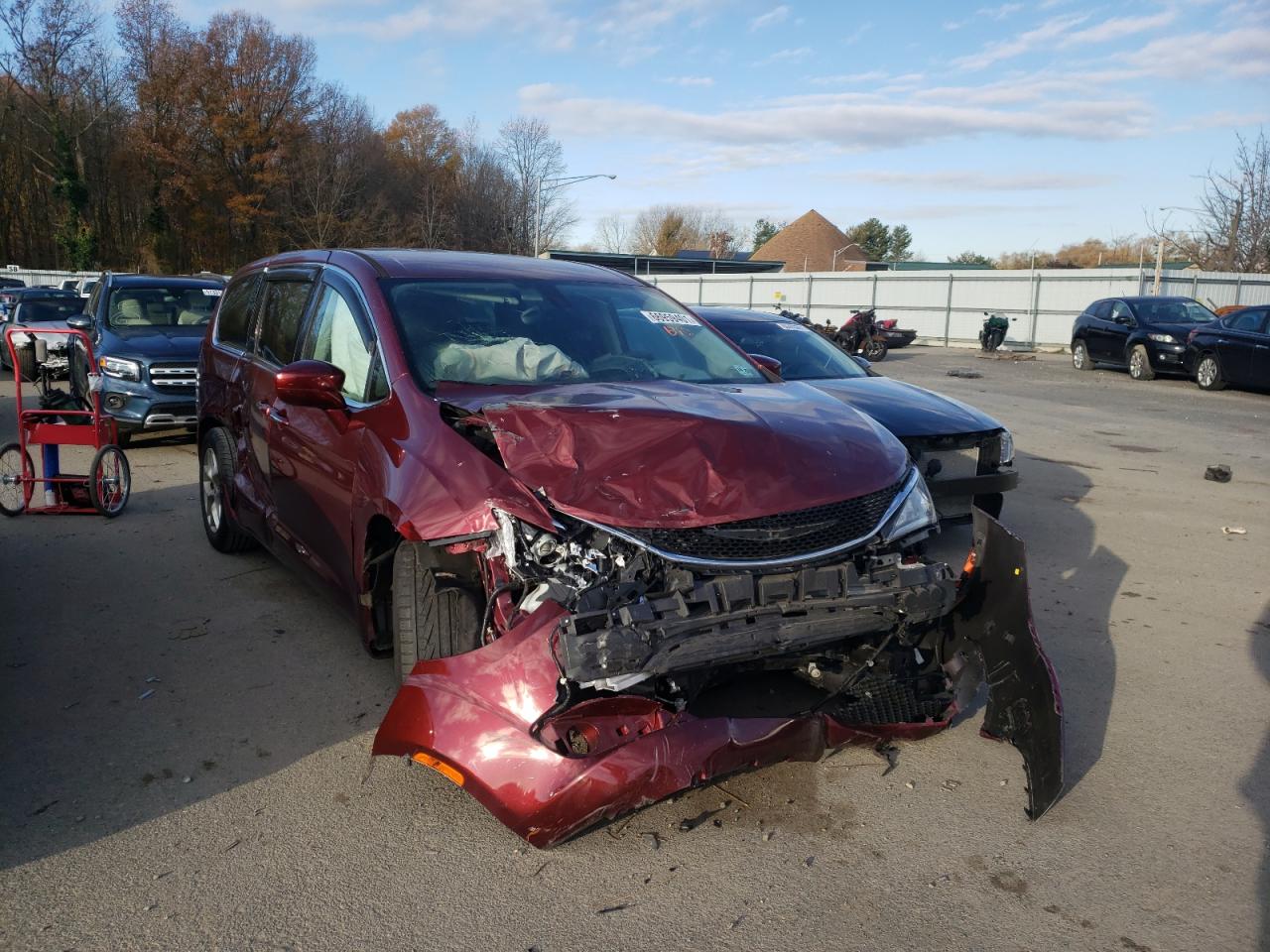 CHRYSLER PACIFICA T 2018 with VIN 2C4RC1FG7JR116988 - Photo from auction