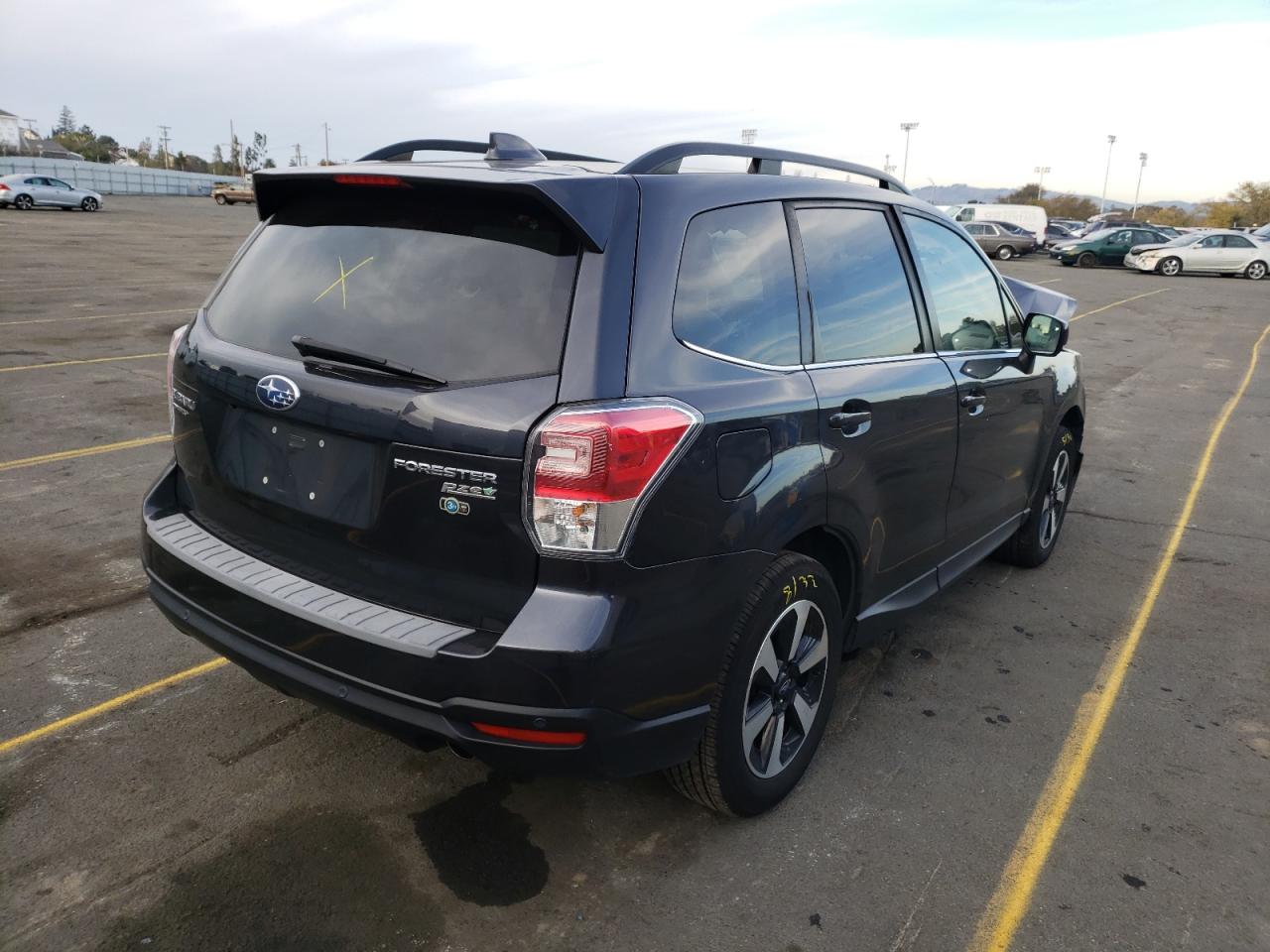 Photo 4 from auction – 2017 SUBARU FORESTER 2 with VIN JF2SJARC1HH585548