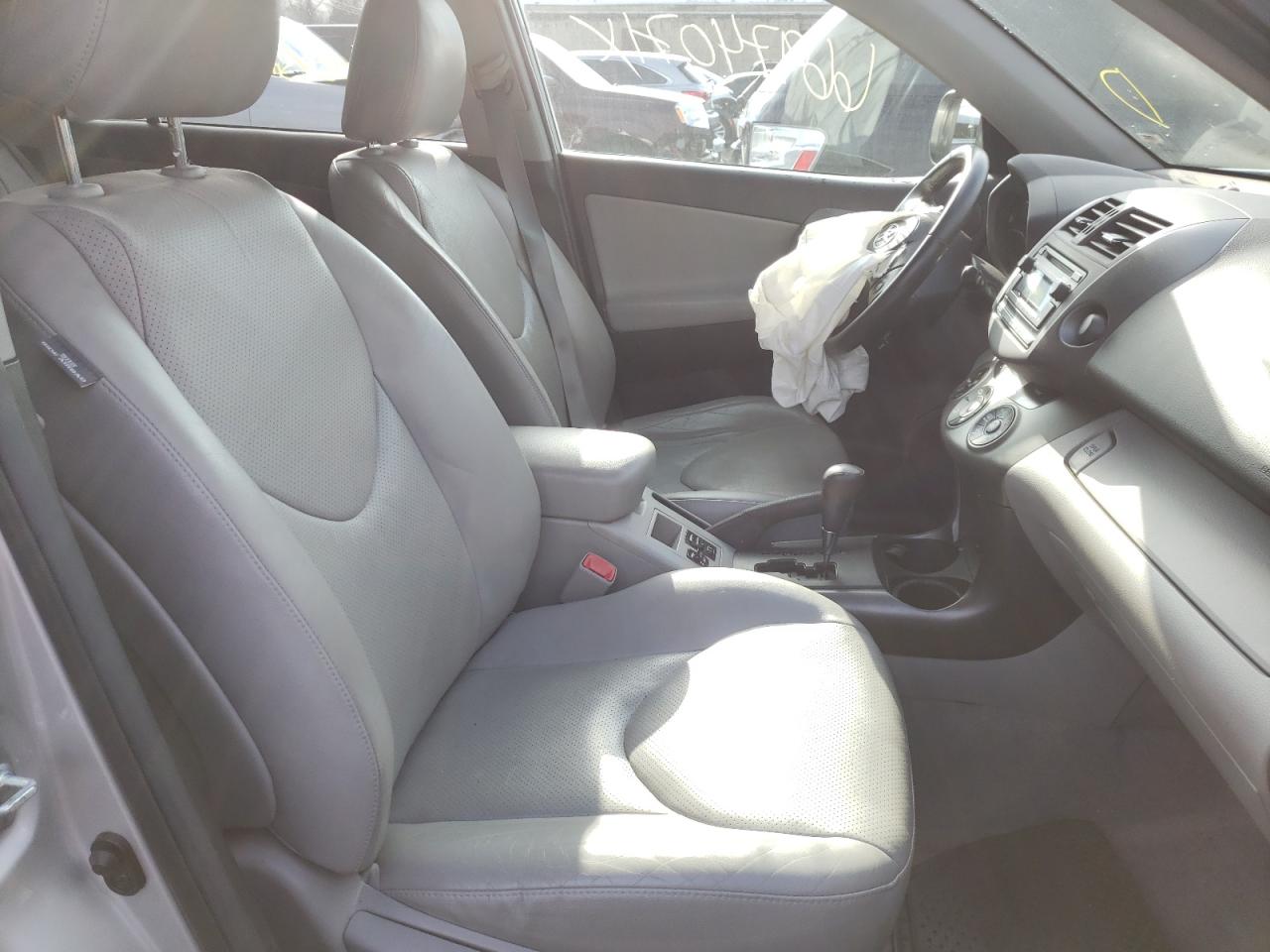 Photo 5 from auction – 2012 TOYOTA RAV4 LIMIT with VIN 2T3DF4DV5CW232333