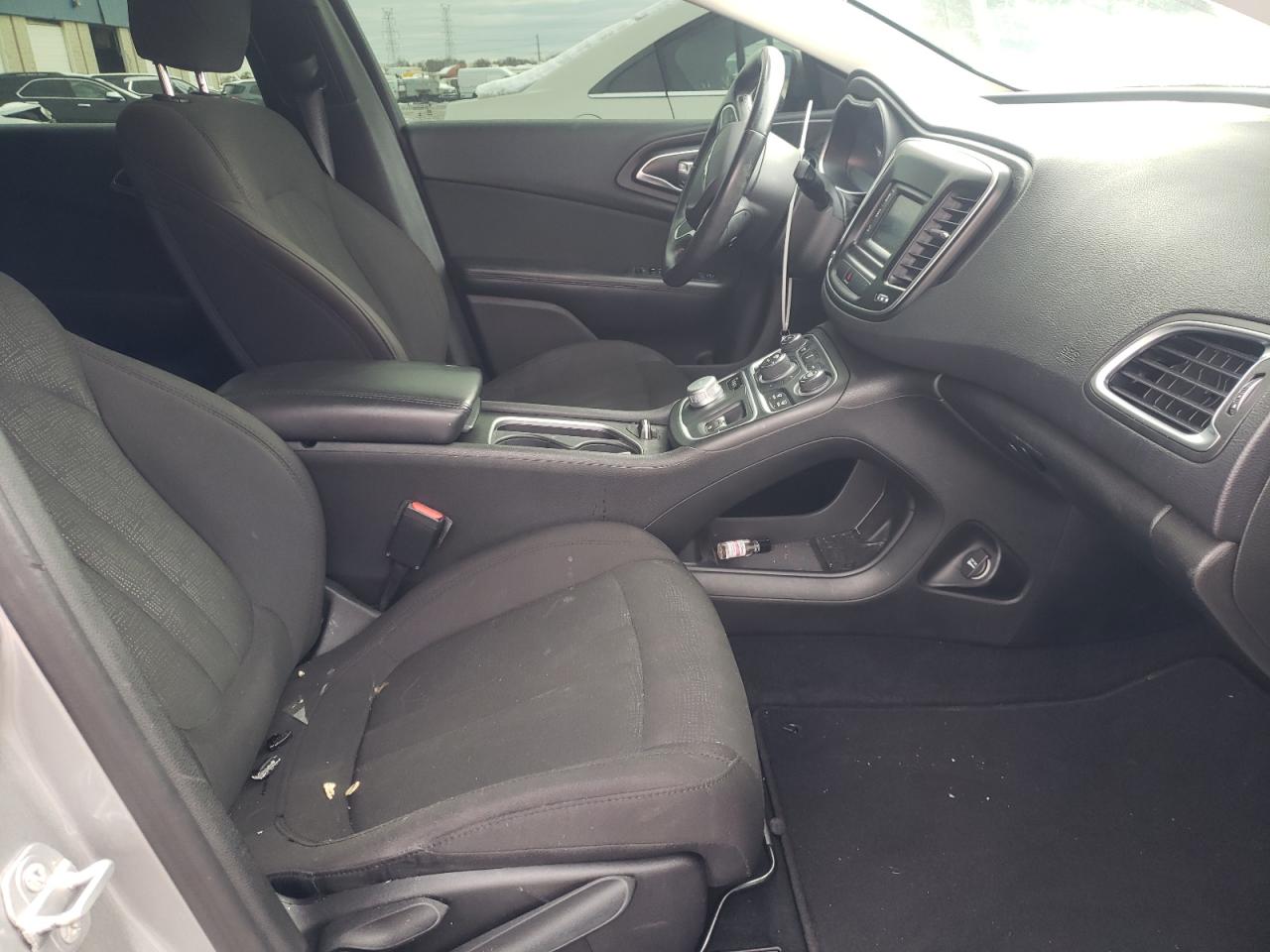 Photo 5 from auction – 2015 CHRYSLER 200 with VIN 1C3CCCAB3FN668347
