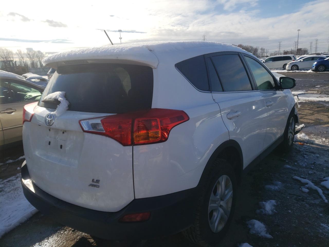 Zdjęcie 4 z aukcji – 2015 TOYOTA RAV4 LE z VIN JTMBFREV2FD163377