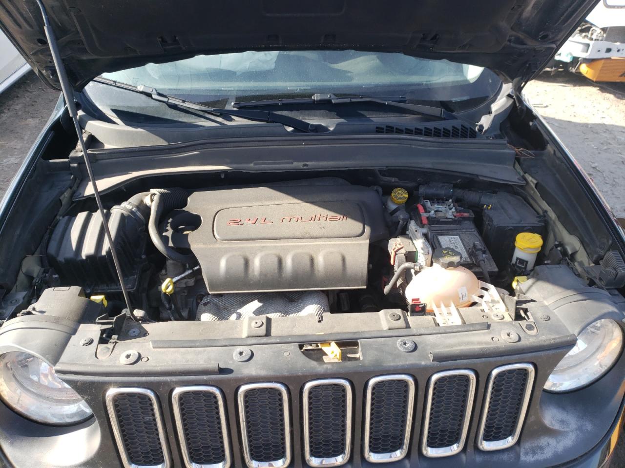 Photo 7 from auction – 2017 JEEP RENEGADE L with VIN ZACCJBBB4HPE62684