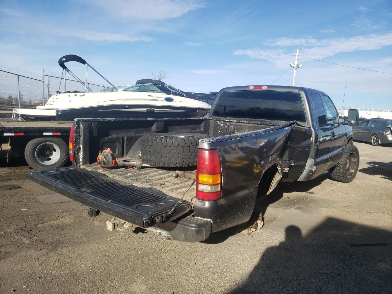Photo 4 from auction – 2002 CHEVROLET SILVERADO with VIN 1GCEK19V02E203528