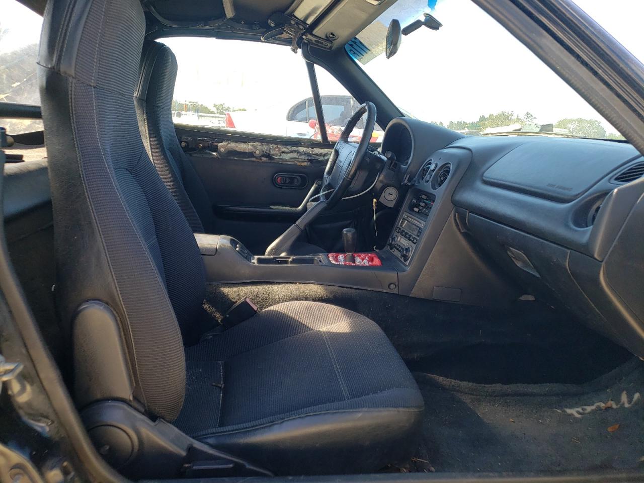 Photo 5 from auction – 1996 MAZDA MX-5 MIATA with VIN JM1NA3531T0703876