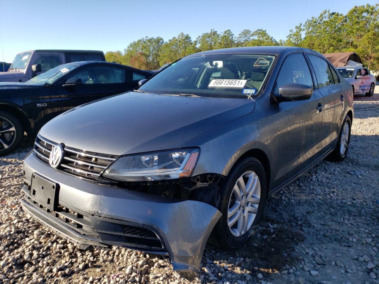 Photo 2 from auction – 2018 VOLKSWAGEN JETTA S with VIN 3VW2B7AJ7JM212764