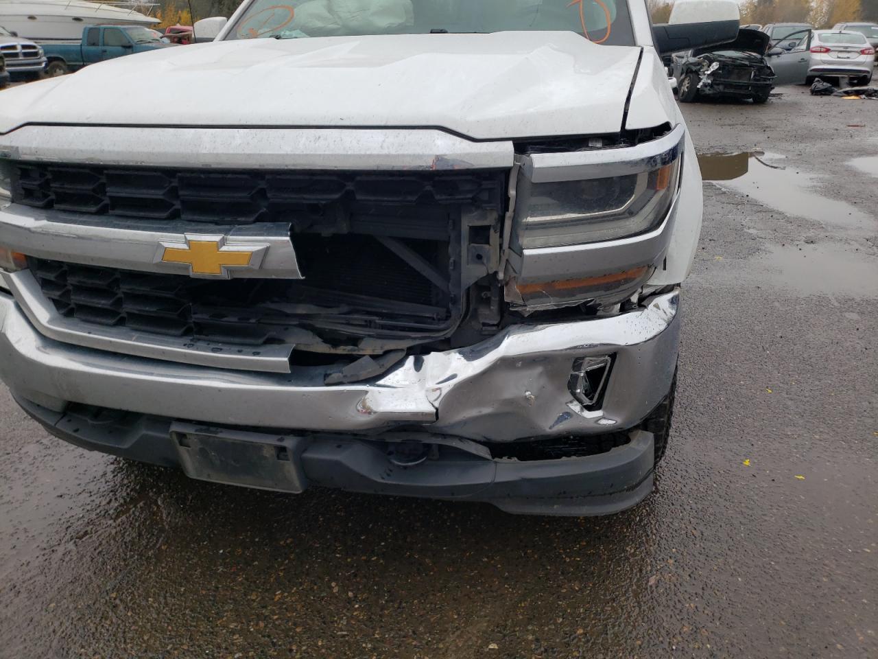 Photo 9 from auction – 2018 CHEVROLET SILVERADO with VIN 1GCUKREC3JF163839