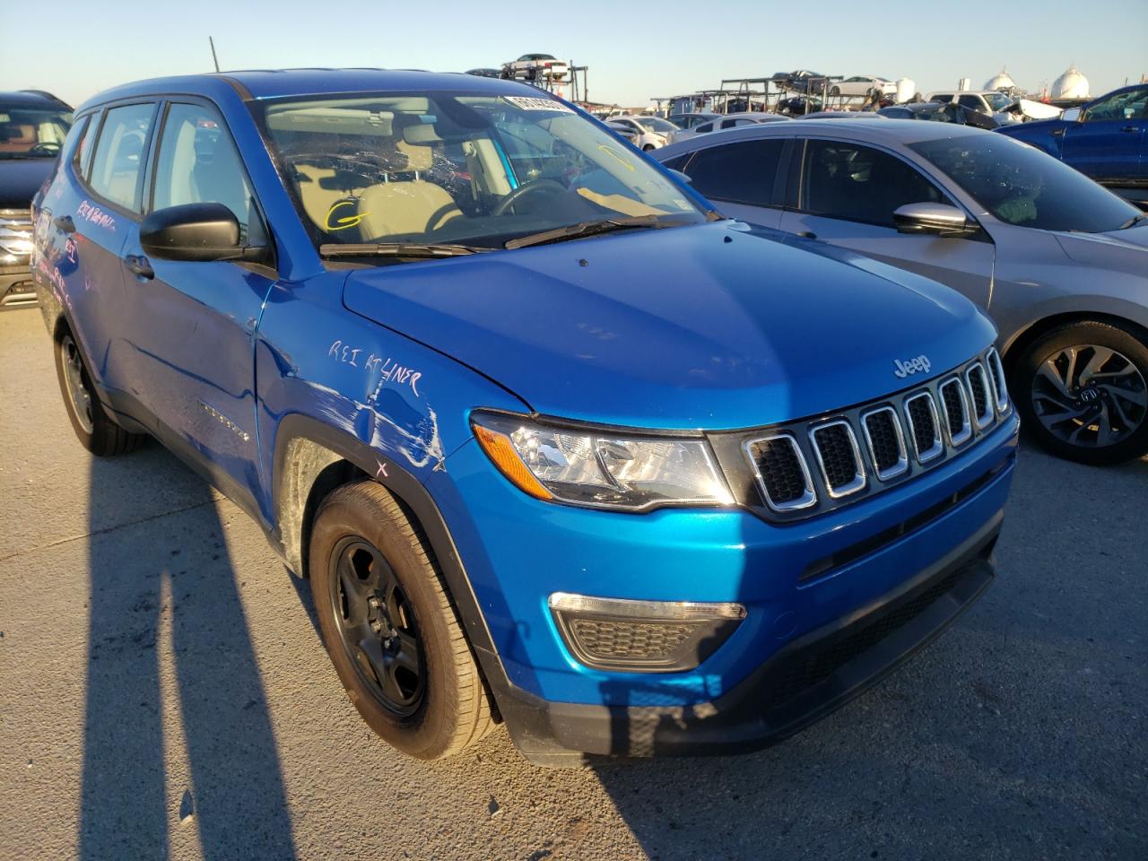 JEEP COMPASS SP 2019 with VIN 3C4NJCAB5KT770849 - Photo from auction