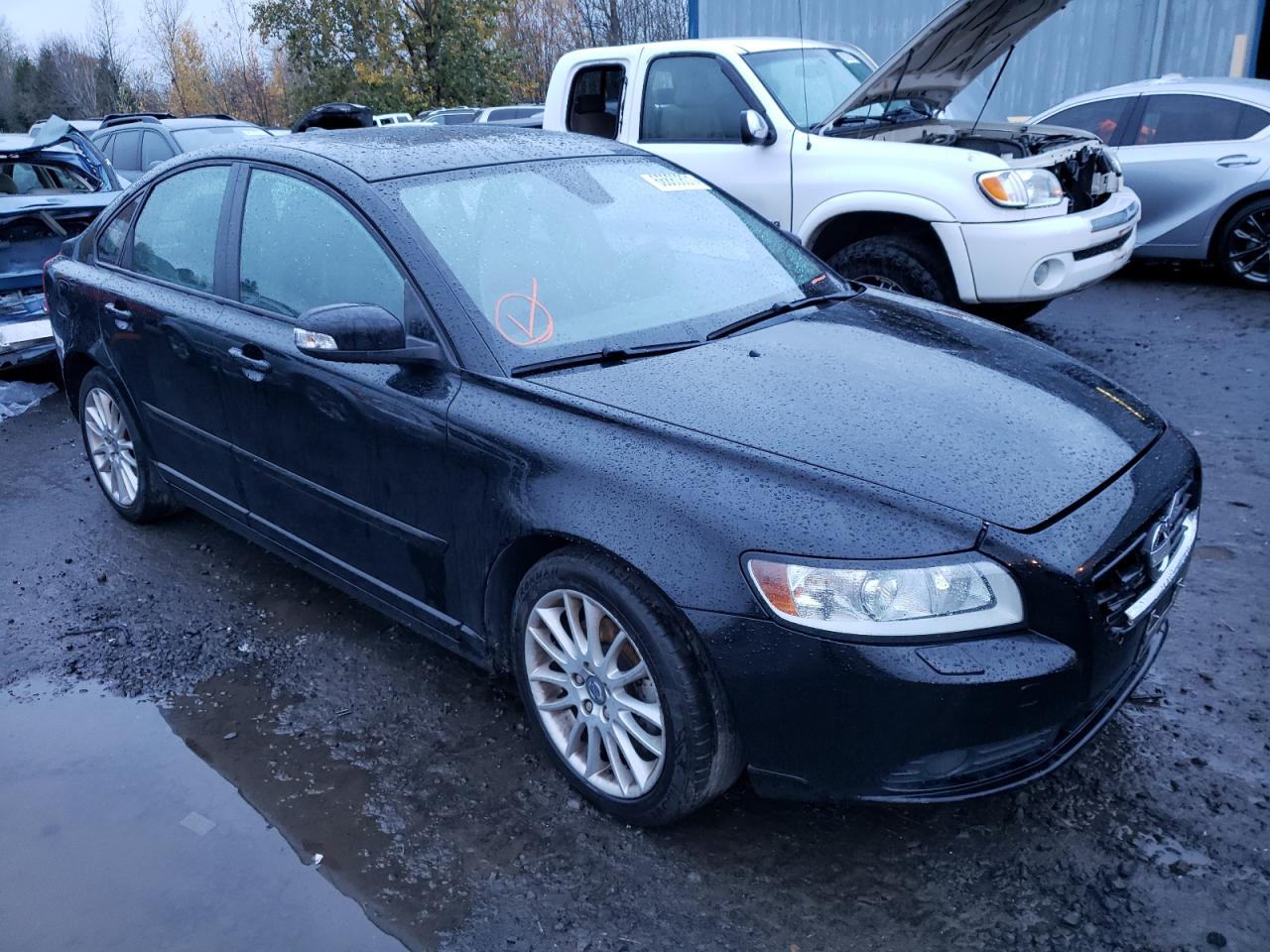 VOLVO S40 T5 2011 with VIN YV1672MS4B2536285 - Photo from auction