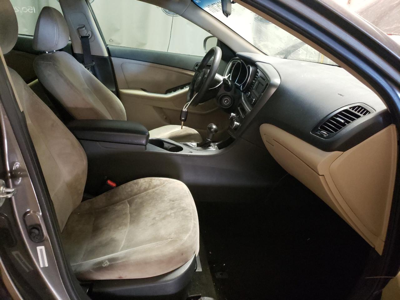 Photo 5 from auction – 2015 KIA OPTIMA LX with VIN 5XXGM4A75FG402576
