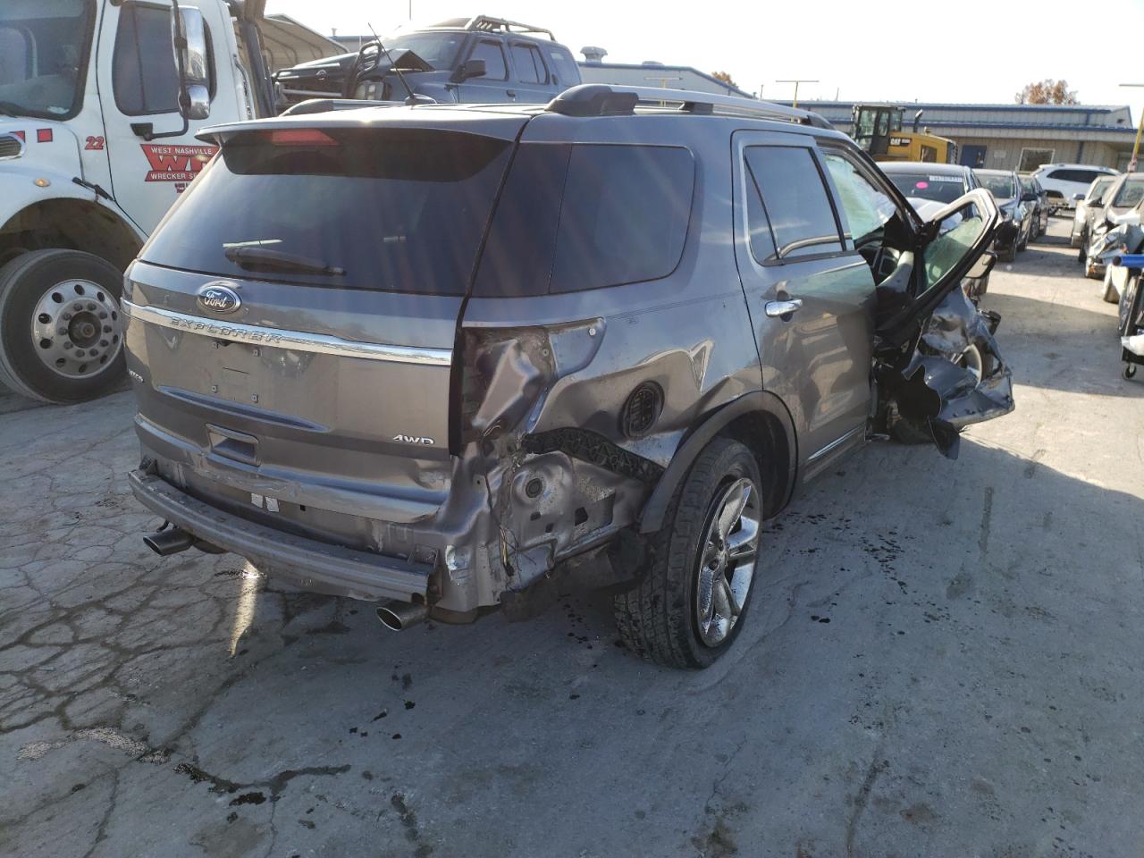 Photo 4 from auction – 2014 FORD EXPLORER L with VIN 1FM5K8F83EGB34426