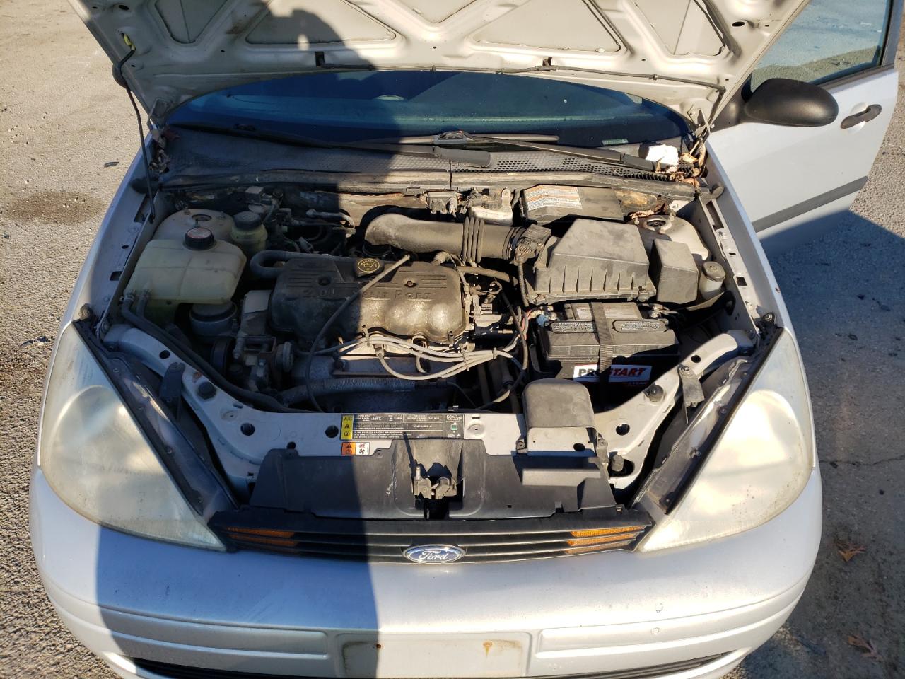 Photo 7 from auction – 2000 FORD FOCUS LX with VIN 1FAFP33P8YW352595