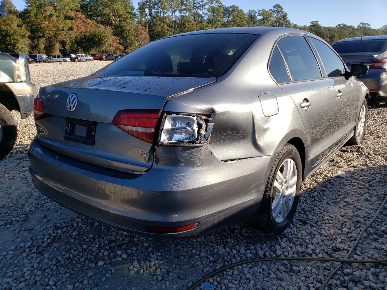 Photo 4 from auction – 2018 VOLKSWAGEN JETTA S with VIN 3VW2B7AJ7JM212764