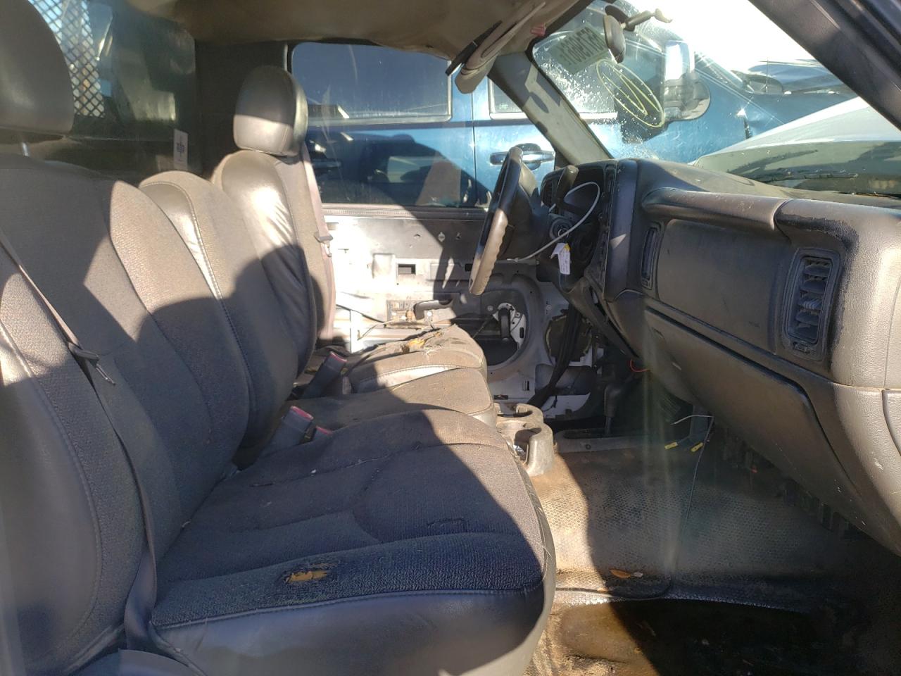 Photo 5 from auction – 2005 CHEVROLET SILVERADO with VIN 1GCHK24U95E127250