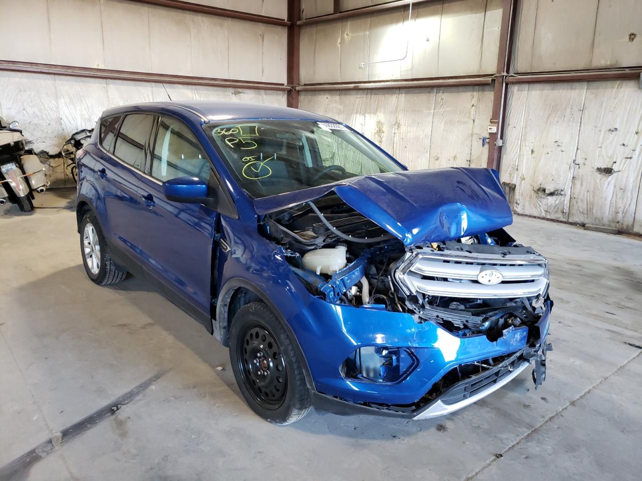Photo 1 from auction – 2017 FORD ESCAPE SE with VIN 1FMCU9GD8HUB53031