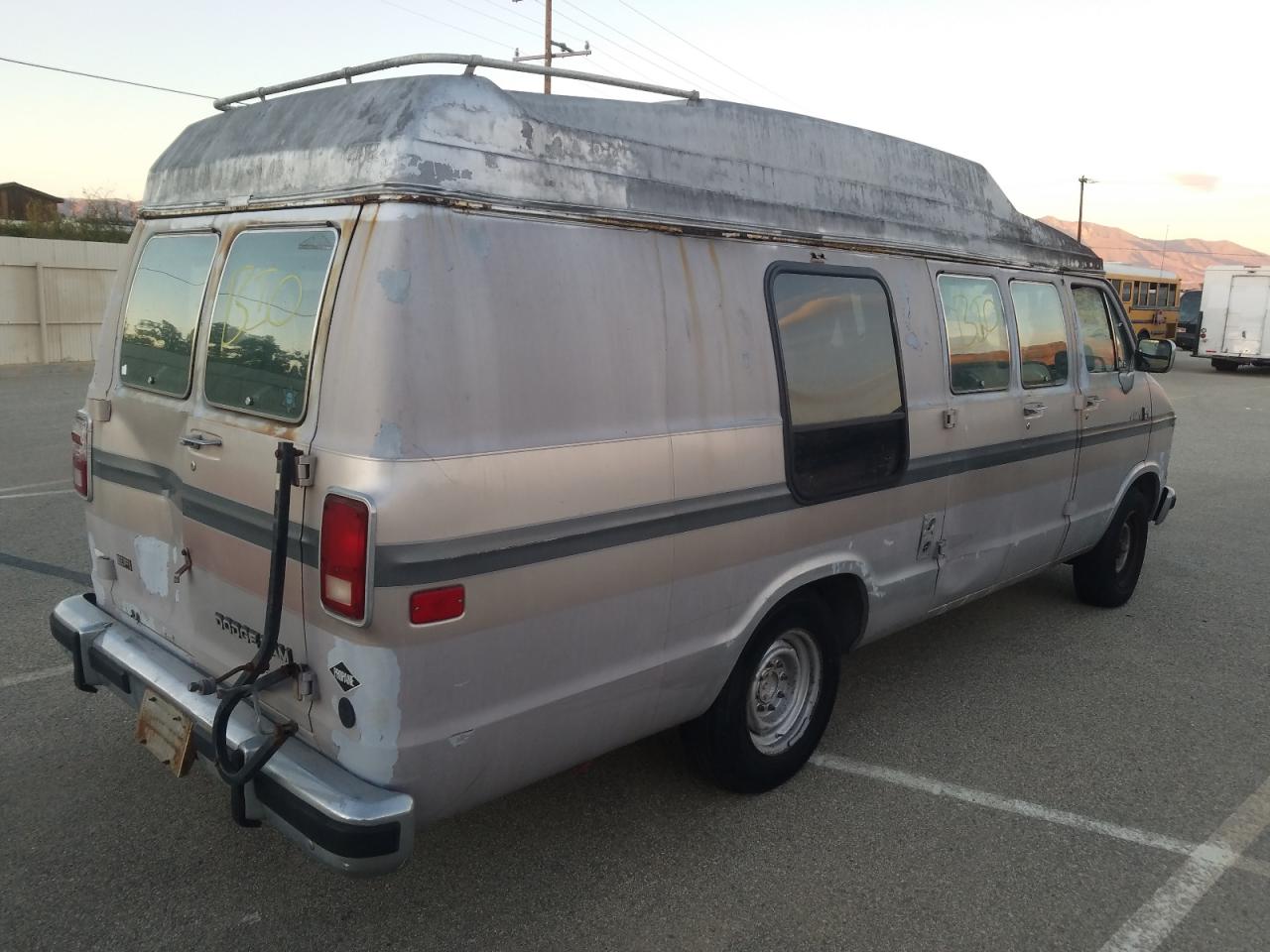 Photo 4 from auction – 1990 DODGE RAM VAN B3 with VIN 2B6KB31Z8LK729775