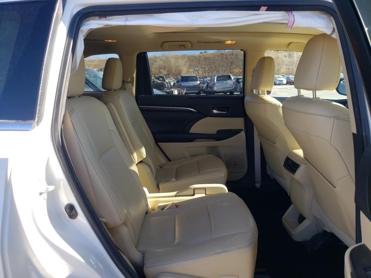 Photo 6 from auction – 2015 TOYOTA HIGHLANDER with VIN 5TDDKRFH0FS126877