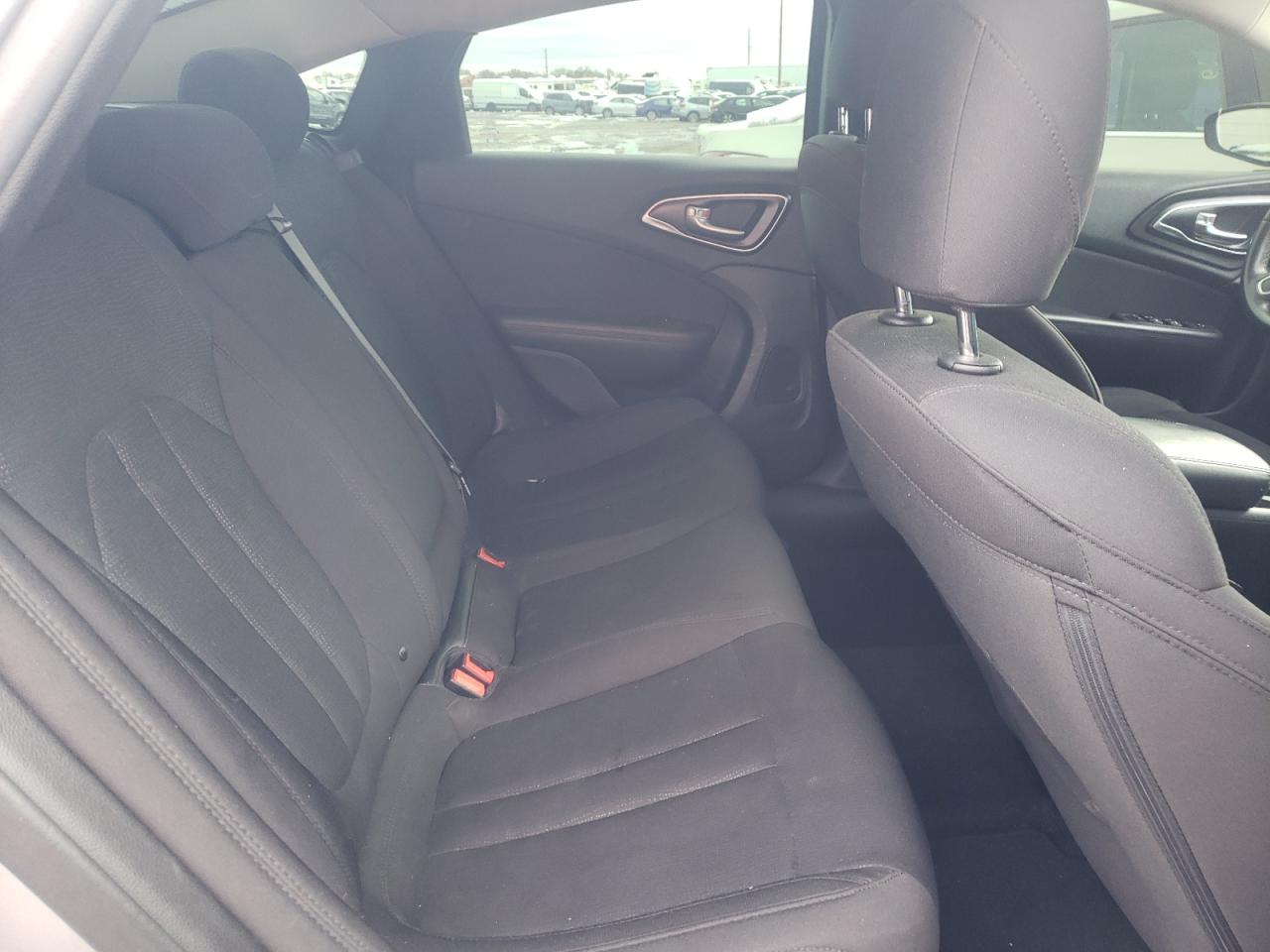 Photo 6 from auction – 2015 CHRYSLER 200 with VIN 1C3CCCAB3FN668347