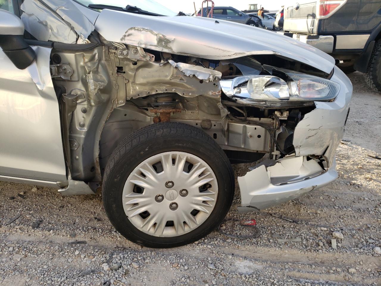 Photo 9 from auction – 2014 FORD FIESTA S with VIN 3FADP4AJ8EM244615