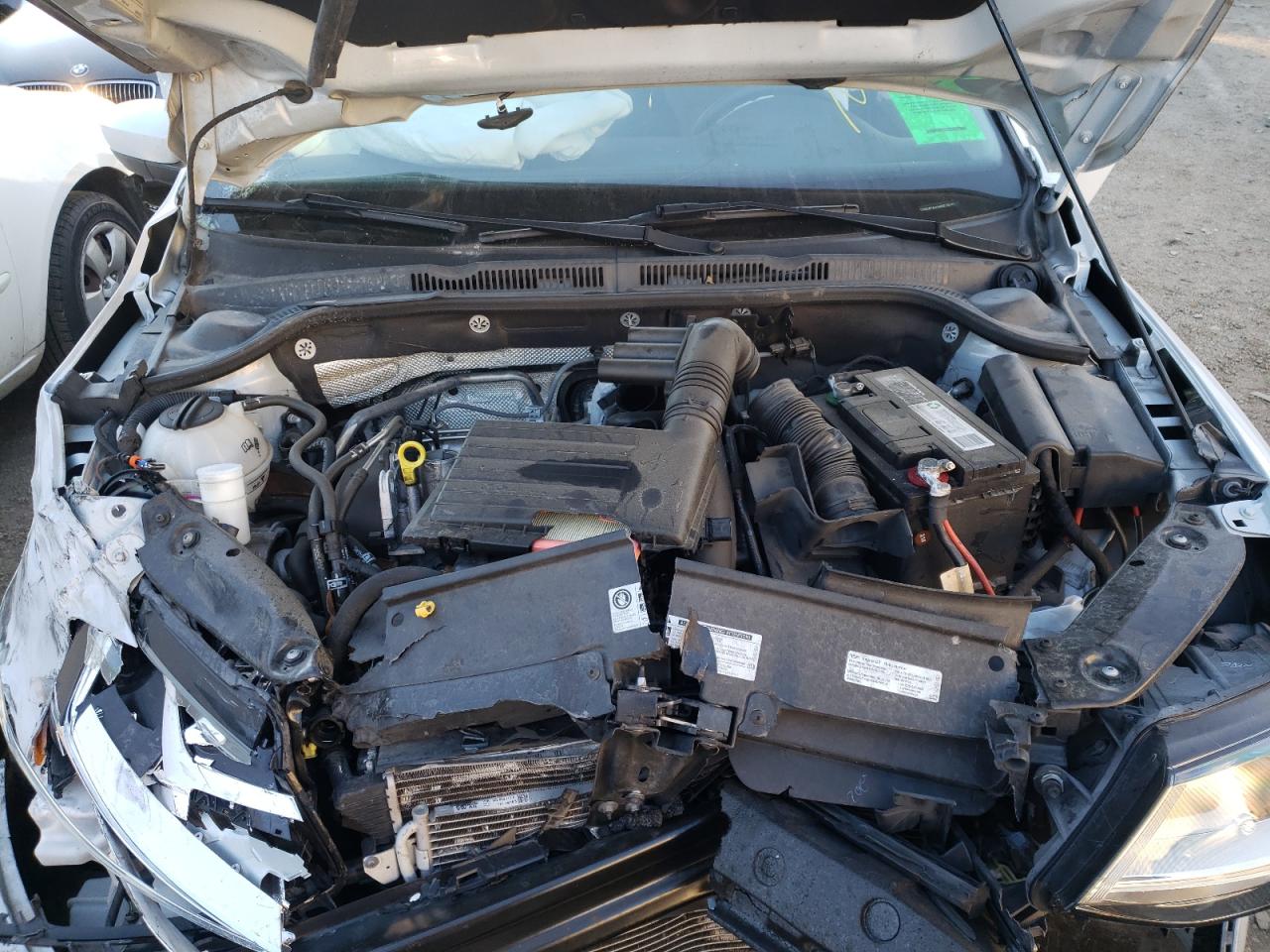 Photo 7 from auction – 2017 VOLKSWAGEN JETTA S with VIN 3VW2B7AJ3HM276245