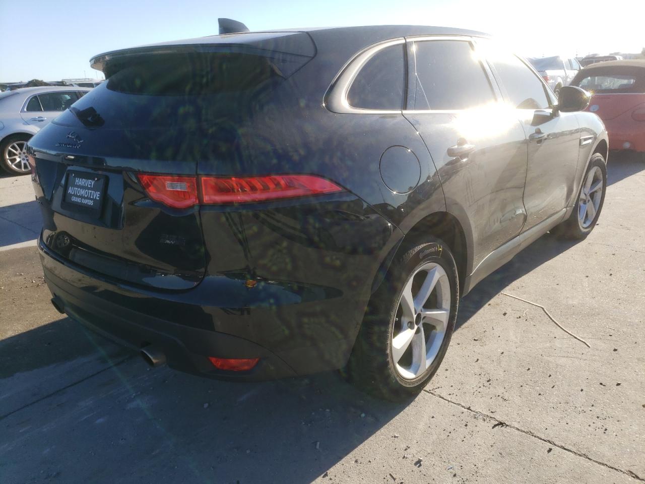 Photo 4 from auction – 2018 JAGUAR F-PACE PRE with VIN SADCJ2GXXJA237930