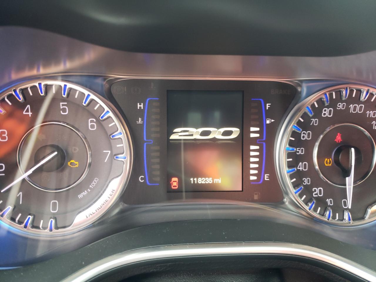Photo 8 from auction – 2015 CHRYSLER 200 with VIN 1C3CCCAB3FN668347