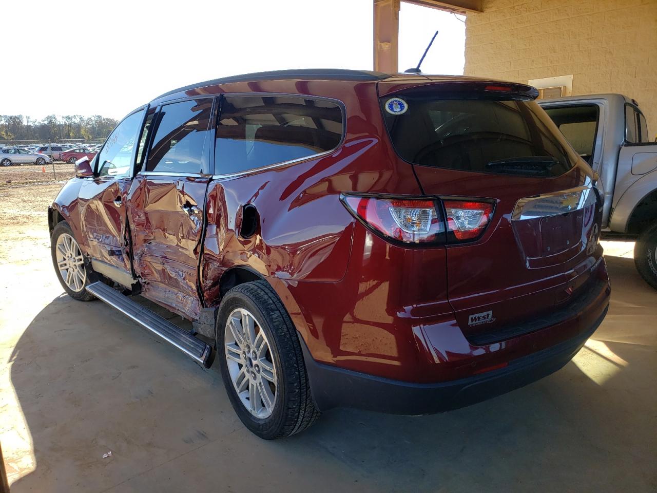 Photo 3 from auction – 2015 CHEVROLET TRAVERSE L with VIN 1GNKRGKD1FJ110833