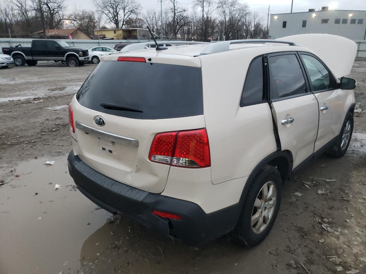 Photo 4 from auction – 2011 KIA SORENTO BA with VIN 5XYKT3A13BG128982