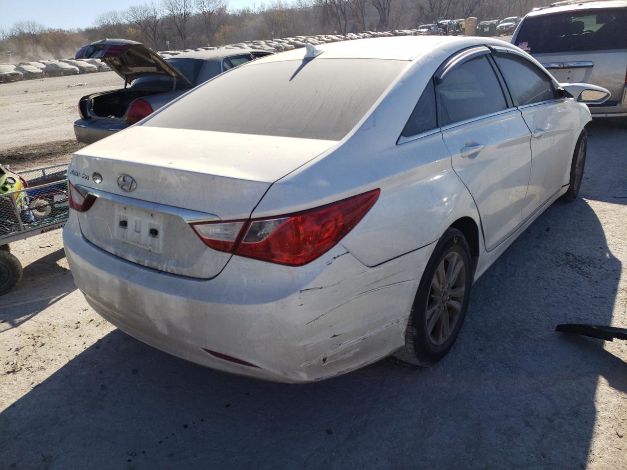 Photo 4 from auction – 2011 HYUNDAI SONATA GLS with VIN 5NPEB4AC4BH063351