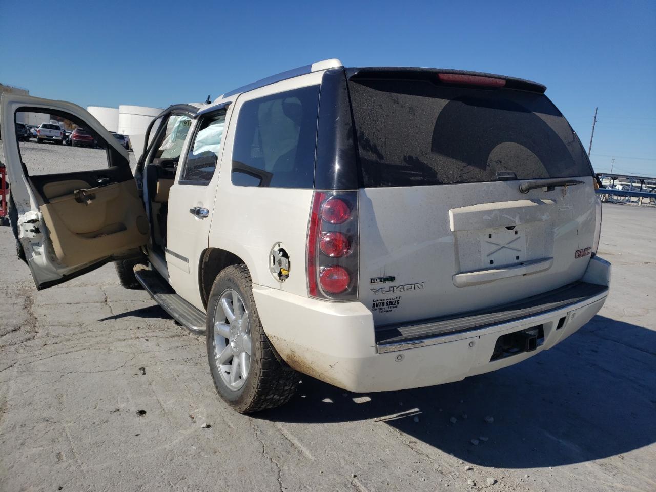 Photo 3 from auction – 2011 GMC YUKON DENA with VIN 1GKS2EEFXBR202263