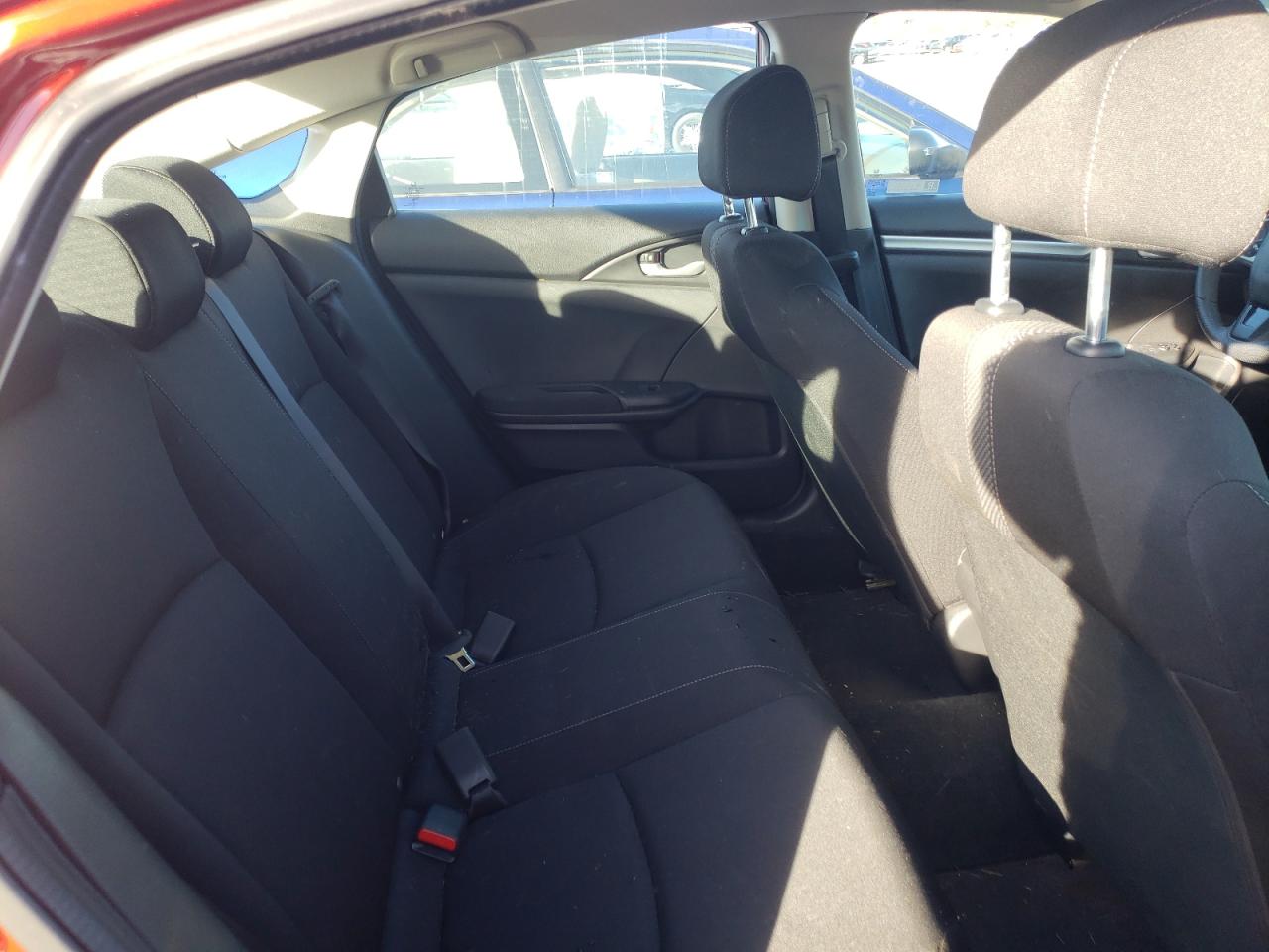 Photo 6 from auction – 2019 HONDA CIVIC LX with VIN 19XFC2F67KE047741