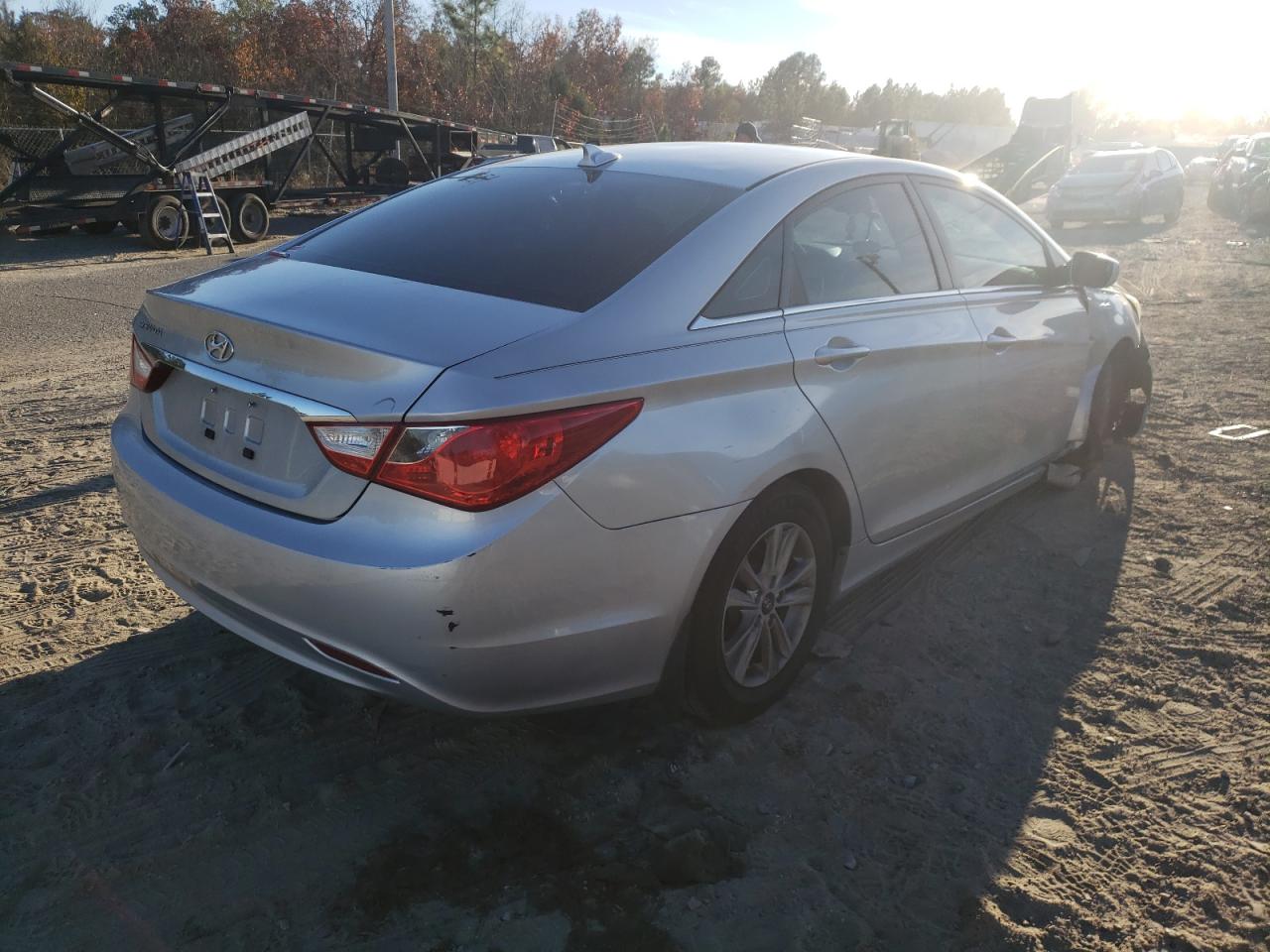 Photo 4 from auction – 2013 HYUNDAI SONATA GLS with VIN 5NPEB4AC4DH726498
